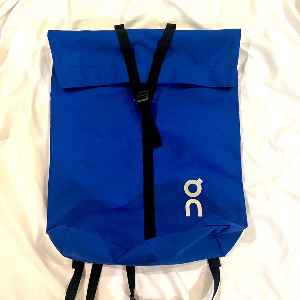 ON CLOUD Blue Backpack Top Loading Pack Tote Bag